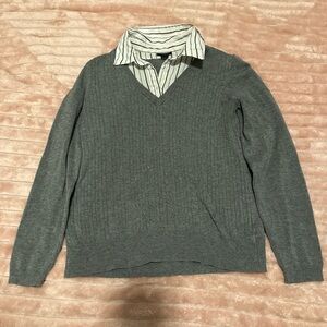 Gray V-Neck Sweater with Rib Texture